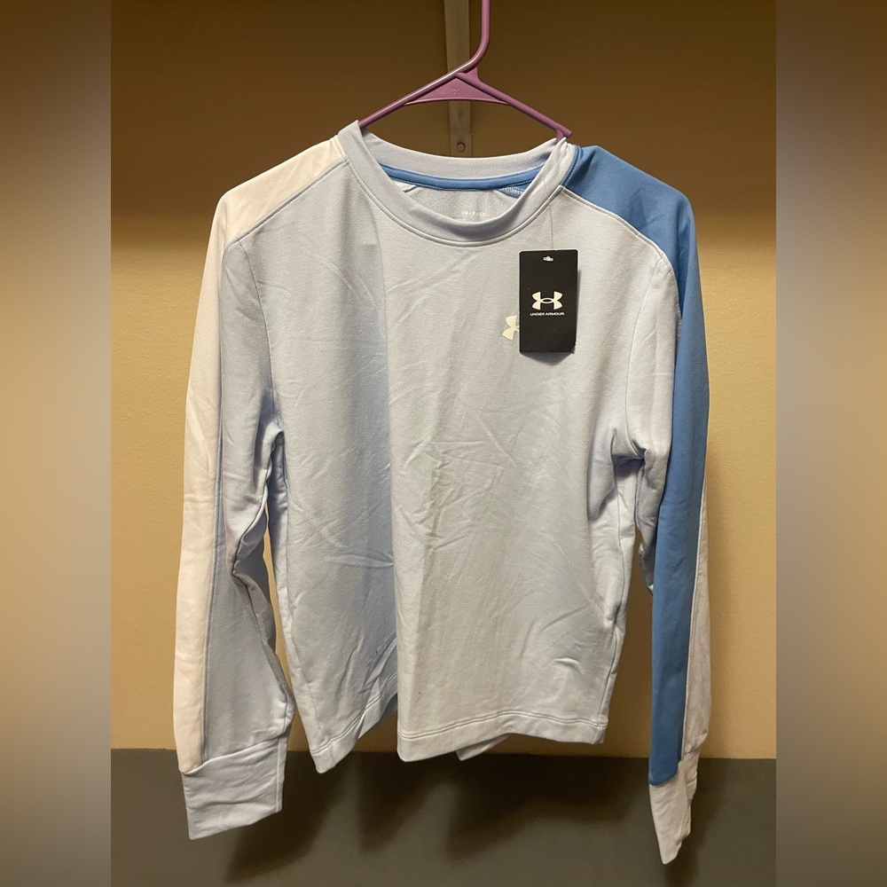 Women’s Under Armour Crewneck size small